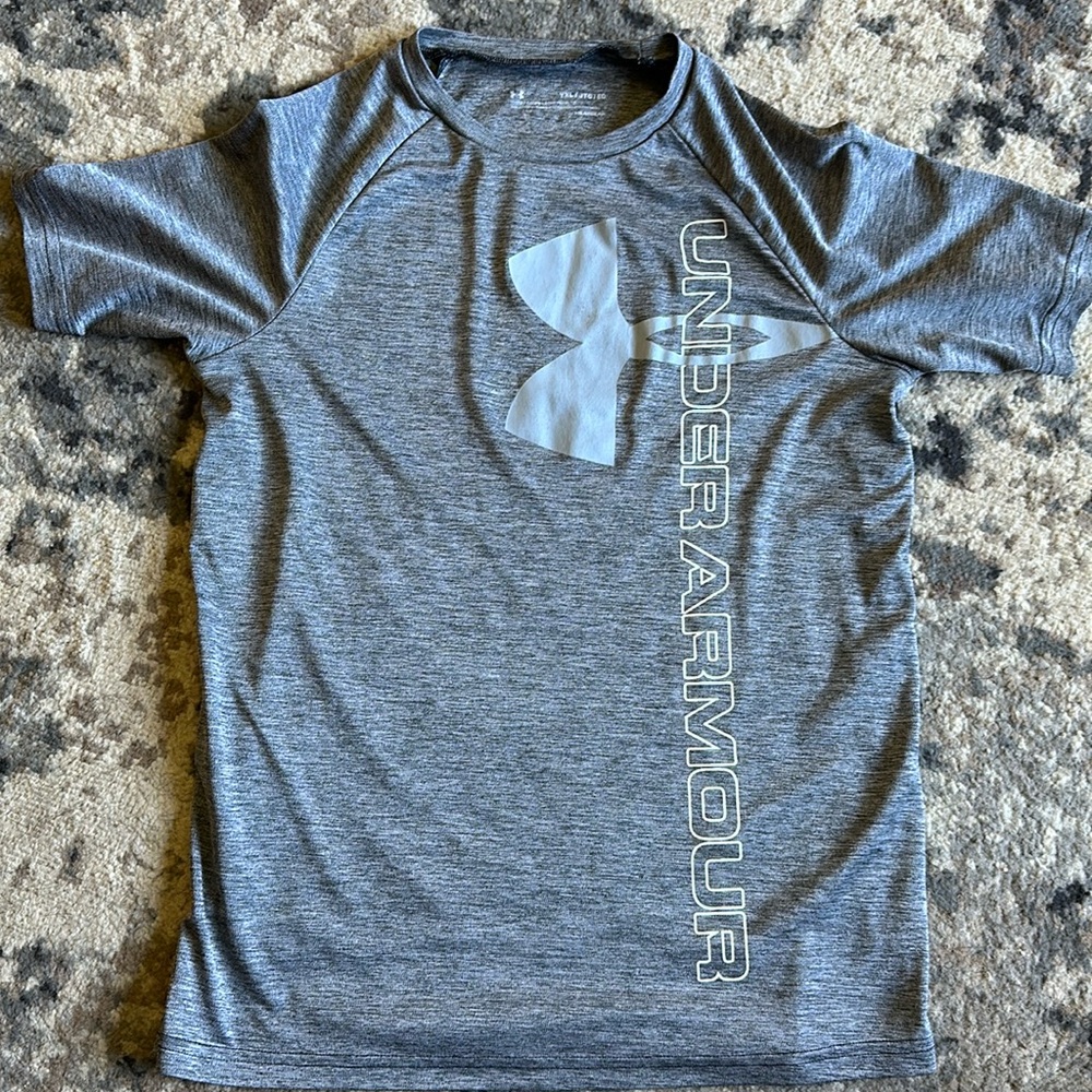 Under Armour T-shirt